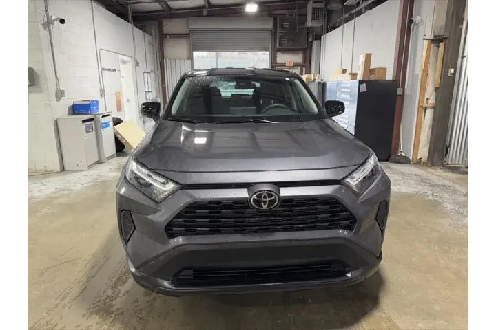 $29291 : Toyota RAV4 2025 LE 4dr SUV image 2