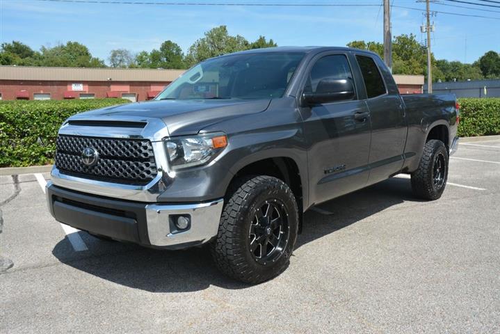 2019 Tundra SR5 image 1