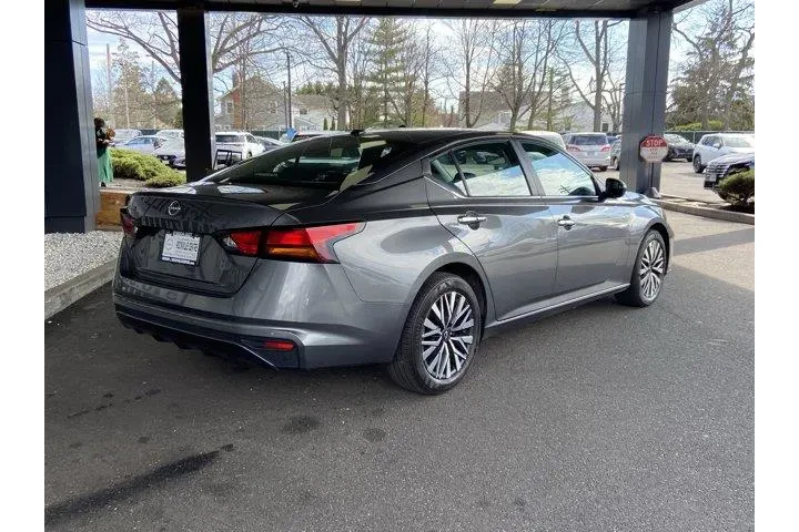$17143 : Nissan Altima 2025 2.5 SV 4d image 5
