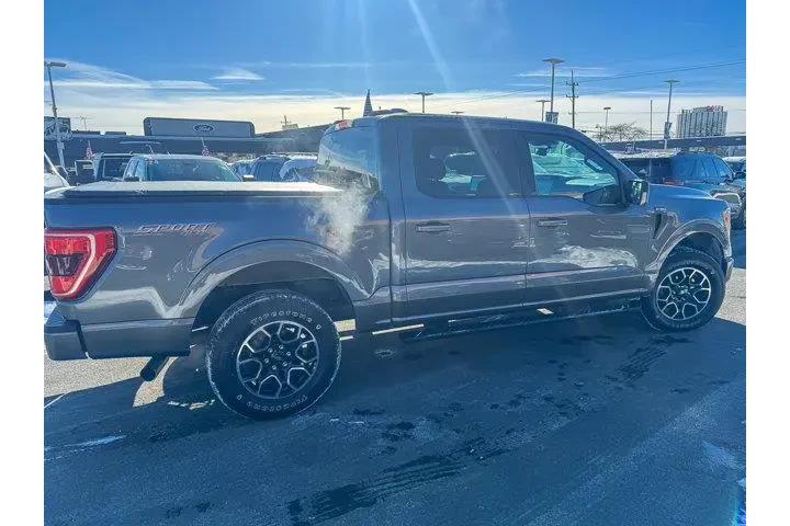 $27972 : Ford F-150 2021 4x4 XLT 4dr image 9