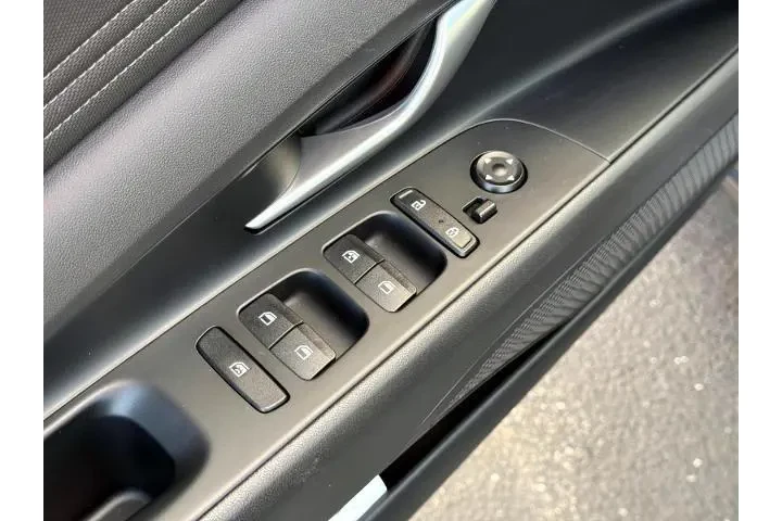 $18999 : Hyundai ELANTRA Hybrid 2023 image 9