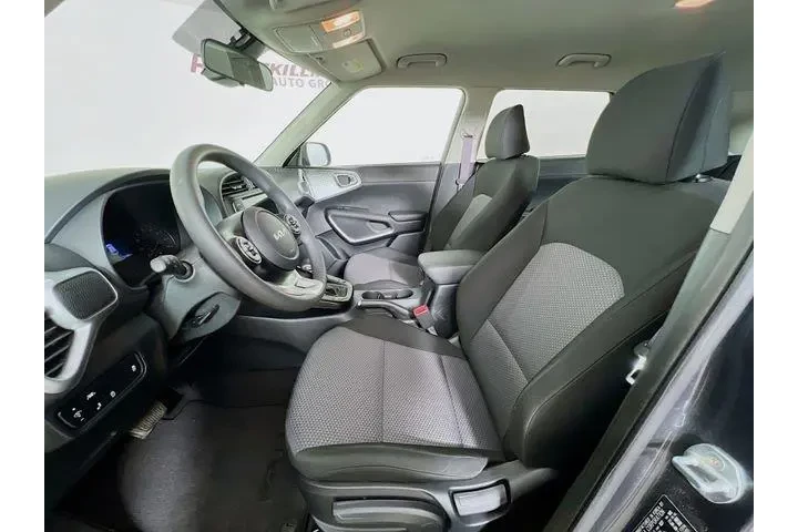 $17975 : Kia Soul 2022 LX 4dr Crossov image 10