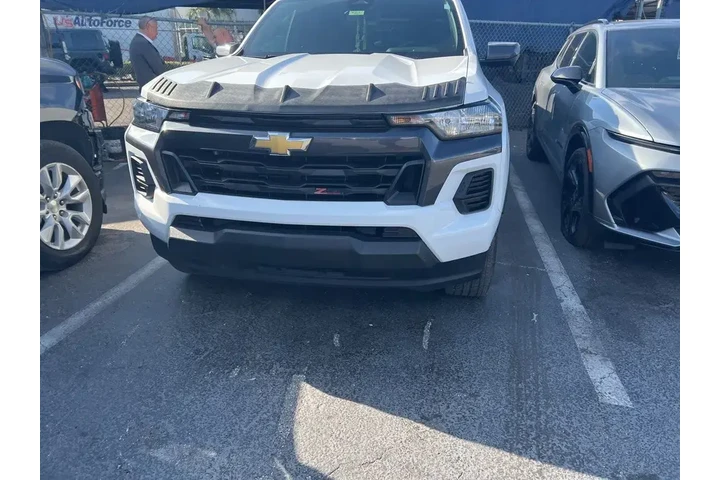 $27991 : Chevrolet Colorado 2024 4x2 image 2