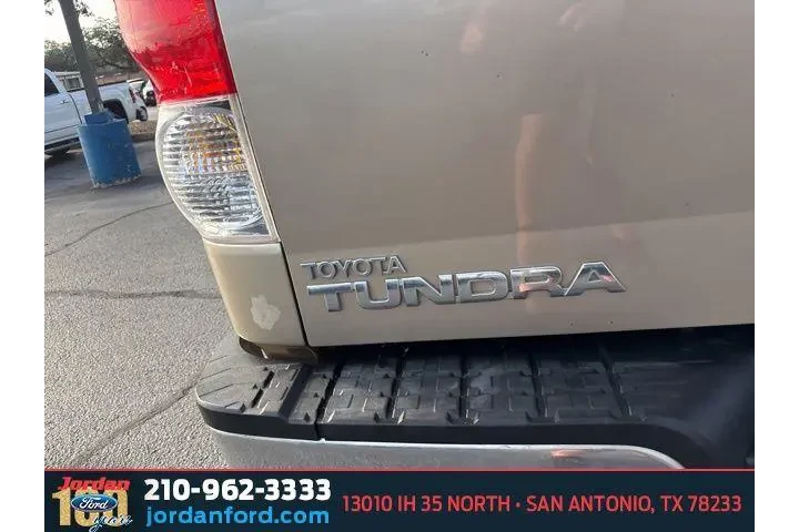 $15297 : Toyota Tundra 2008 4x4 SR5 4 image 9