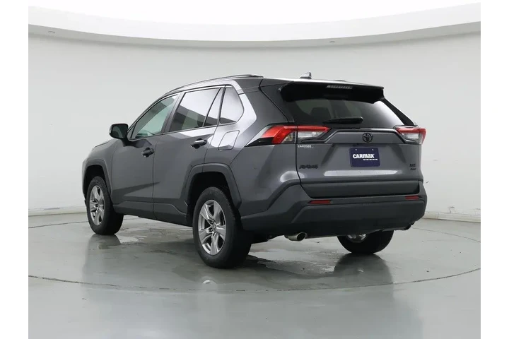 $33998 : Toyota RAV4 2022 AWD XLE 4dr image 2