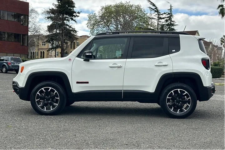 $19788 : Jeep Renegade 2023 4x4 Trail image 6