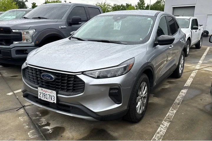 $17355 : Ford Escape 2023 Active 4dr image 1