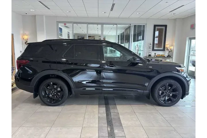 $37977 : Ford Explorer 2023 AWD ST-Li image 2