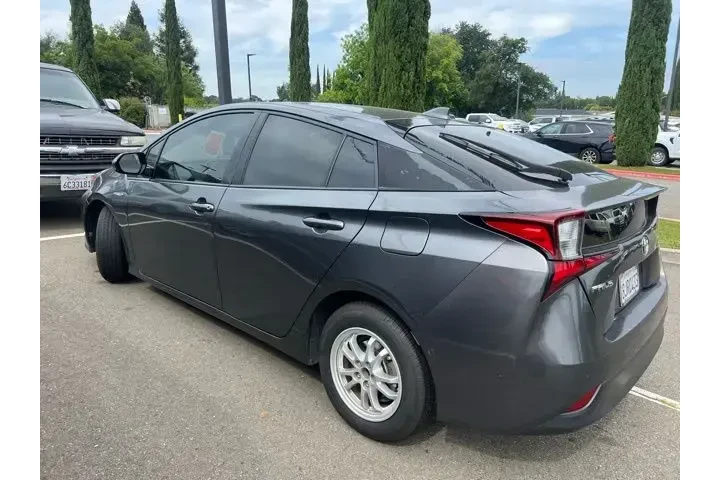 $17475 : Toyota Prius 2019 L Eco 4dr image 7