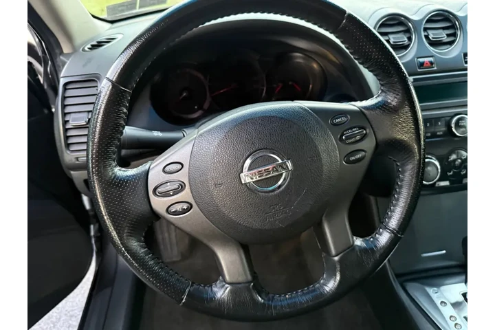 $6600 : 2010 Altima image 8