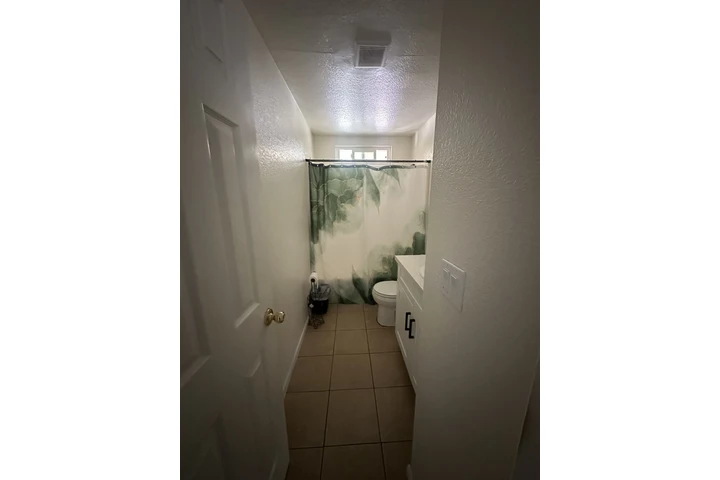 $800 : Se renta cuarto HESPERIA, CA image 4