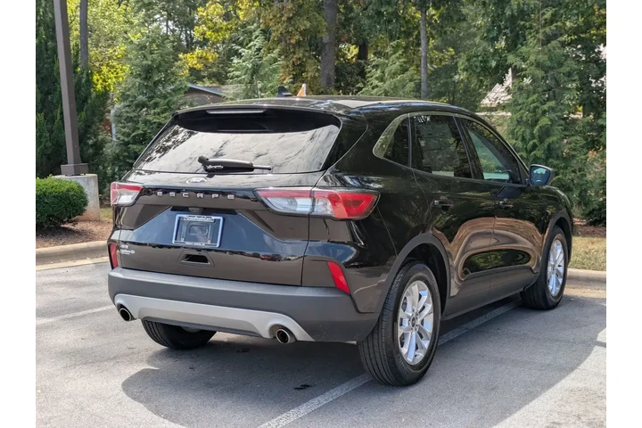 $17995 : Ford Escape 2022 SE 4dr SUV image 3