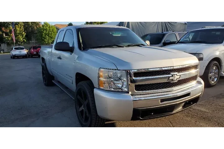 $11999 : 2011 Silverado 1500 image 4