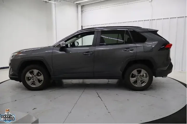 $28280 : Toyota RAV4 2024 AWD XLE 4dr image 7