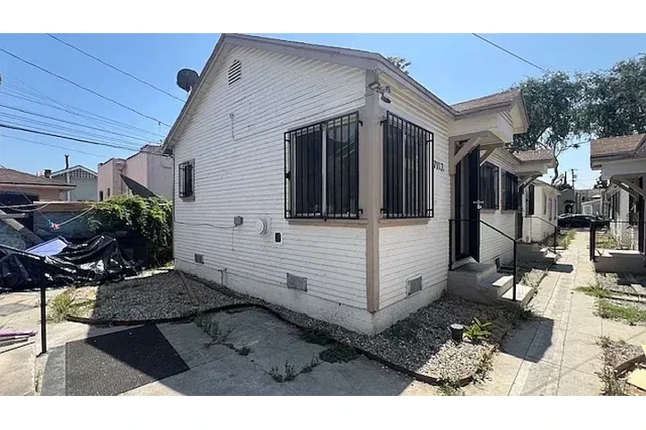 $1150 : Heaven on earth apartments image 10