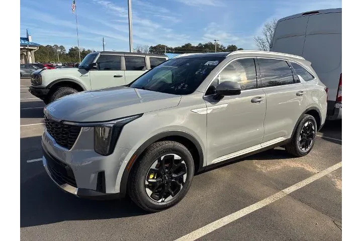 $32999 : Kia Sorento 2025 S 4dr SUV image 1