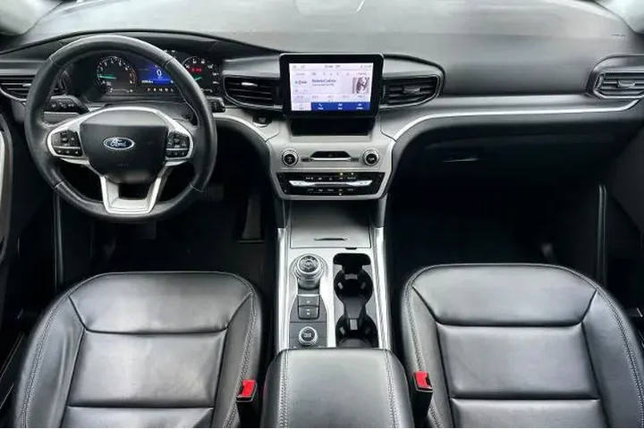 $30995 : Ford Explorer 2023 AWD XLT 4 image 3