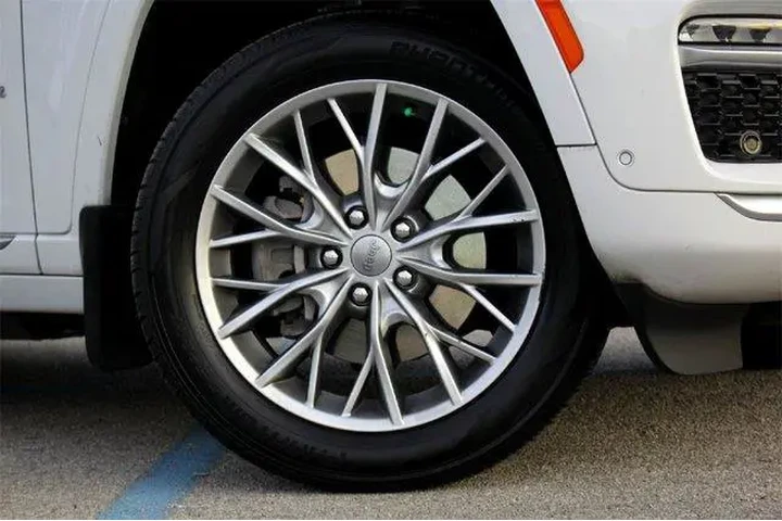 $31218 : Jeep Grand Cherokee 2022 4x4 image 3