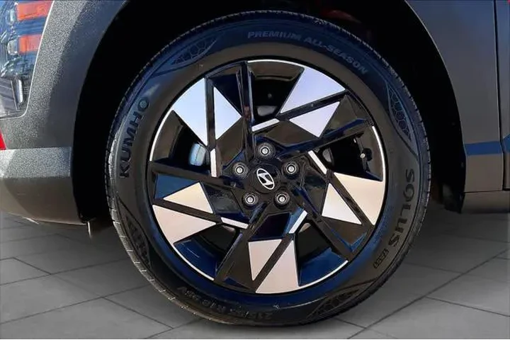 $20982 : Hyundai KONA 2025 SEL 4dr Cr image 10