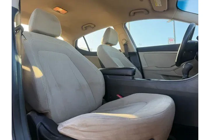 $5900 : Kia Optima 2011 LX 4dr Sedan image 6