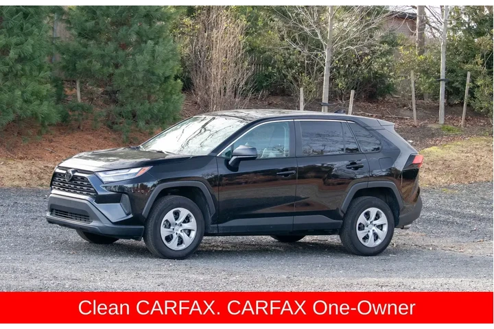 $20695 : Toyota RAV4 2024 LE 4dr SUV image 3