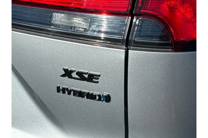 $31075 : Toyota Corolla Cross Hybrid image 7