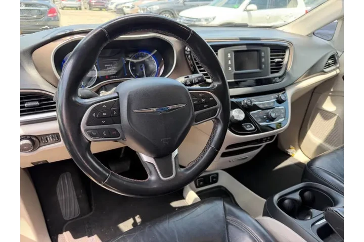 $9400 : 2017 Pacifica Touring Plus image 6