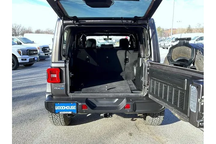 $24995 : Jeep Wrangler Unlimited 2021 image 9