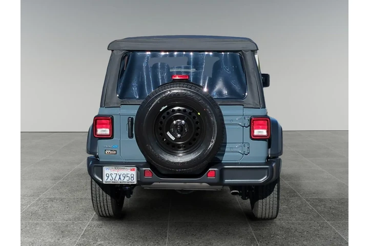 Jeep Wrangler 2025 image 4