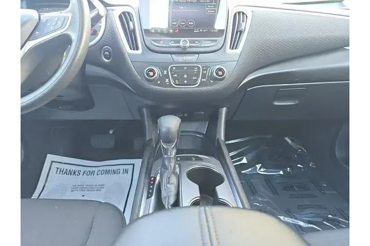 $18783 : Chevrolet Malibu 2024 LT 4dr image 3