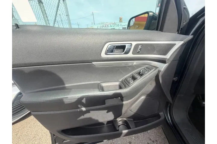 $12995 : 2015 Explorer XLT image 8