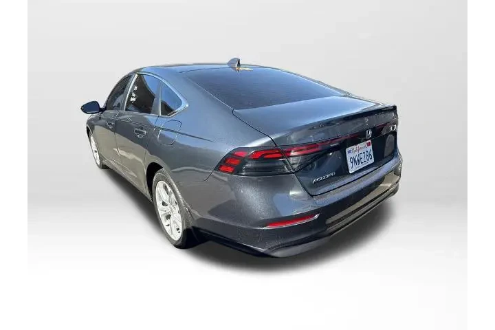 $22922 : Honda Accord 2023 LX 4dr Sed image 4