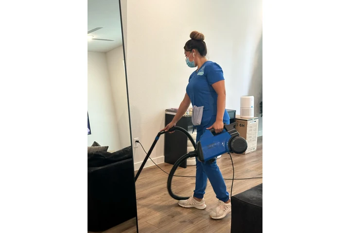 Pristine Maid Cleaning image 4