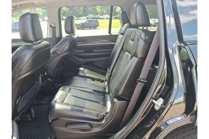 $30954 : Jeep Grand Cherokee L 2023 4 image 10