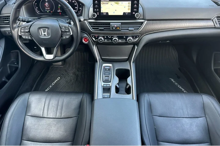$28900 : Honda Accord 2022 Touring 4d image 6