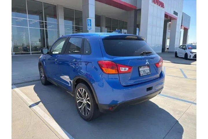 $8900 : Mitsubishi Outlander Sport 2 image 6