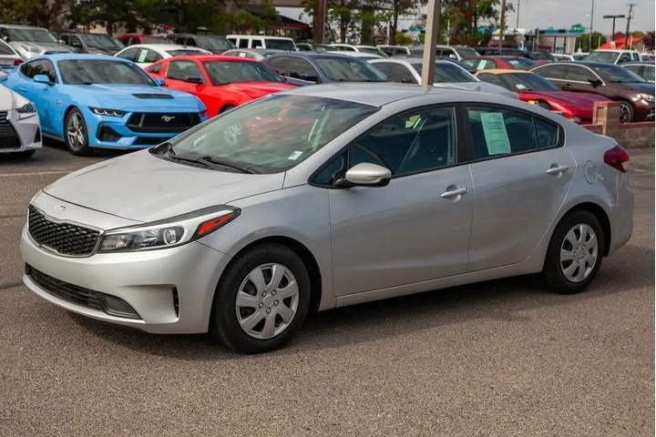 $15950 : 2017 Forte LX image 9