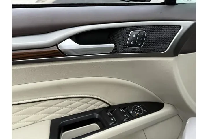 $12949 : Ford Fusion 2017 AWD Titaniu image 9