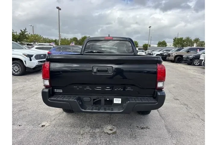 $24988 : Toyota Tacoma 2022 image 4
