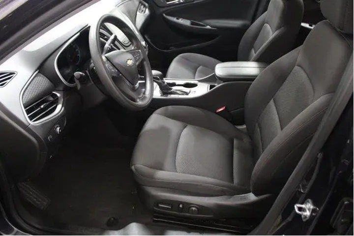 $20988 : Chevrolet Malibu 2023 LT 4dr image 5