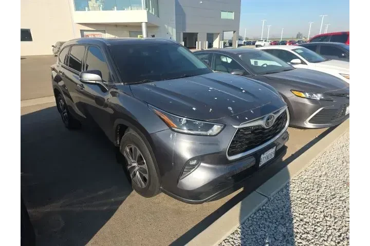 $28900 : Toyota Highlander 2021 AWD X image 1