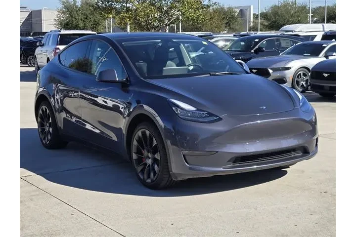 $29324 : Tesla Model Y 2022 AWD Long image 3