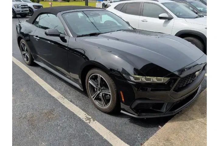 $32786 : Ford Mustang 2025 EcoBoost 2 image 2