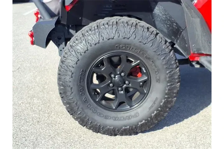 $25398 : Jeep Wrangler Unlimited 2021 image 10