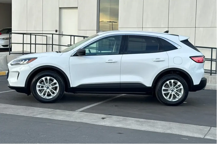 $24900 : Ford Escape Hybrid 2022 AWD image 6