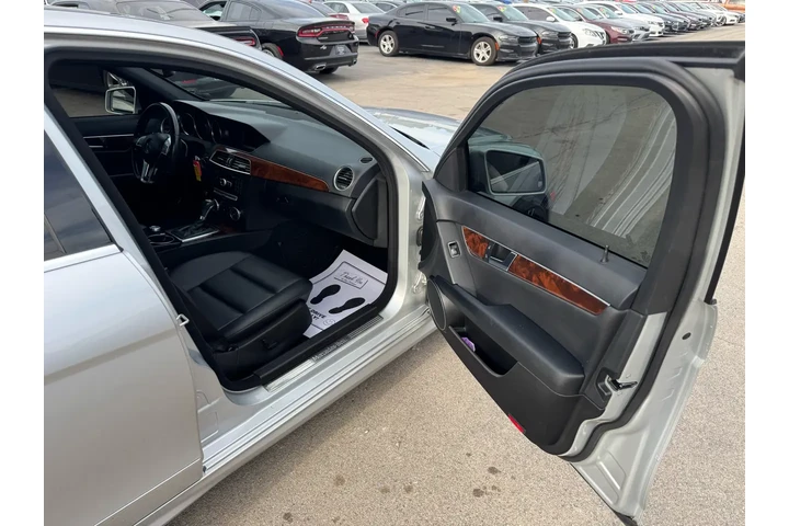 $10980 : 2013 Mercedes-Benz C-Class 4d image 8