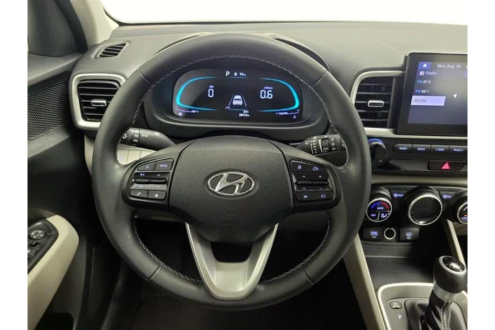 $18998 : Hyundai VENUE 2023 SEL 4dr C image 10