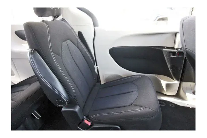 $20265 : Chrysler Voyager 2023 LX 4dr image 10