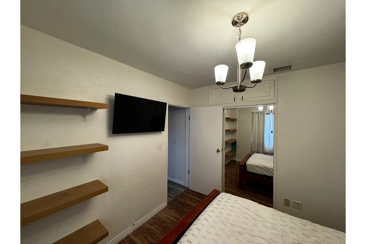 $950 : Cuarto privado amueblado image 7