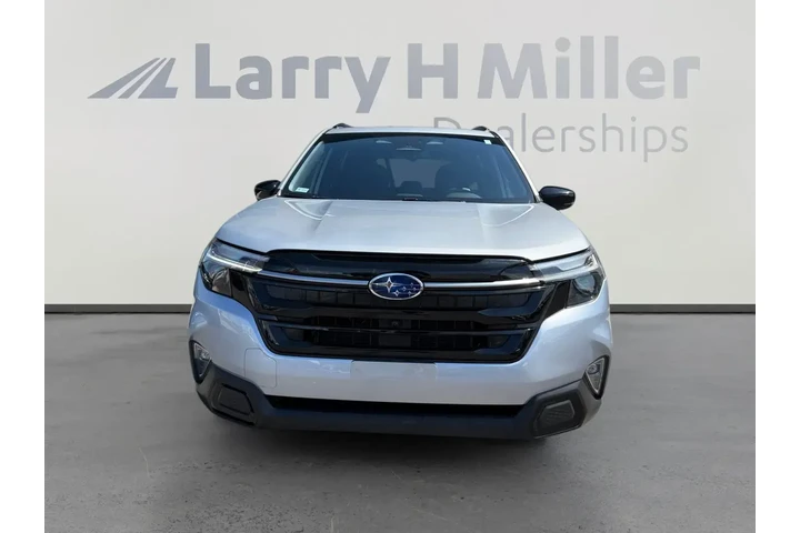 Subaru Forester 2025 AWD Tou image 8